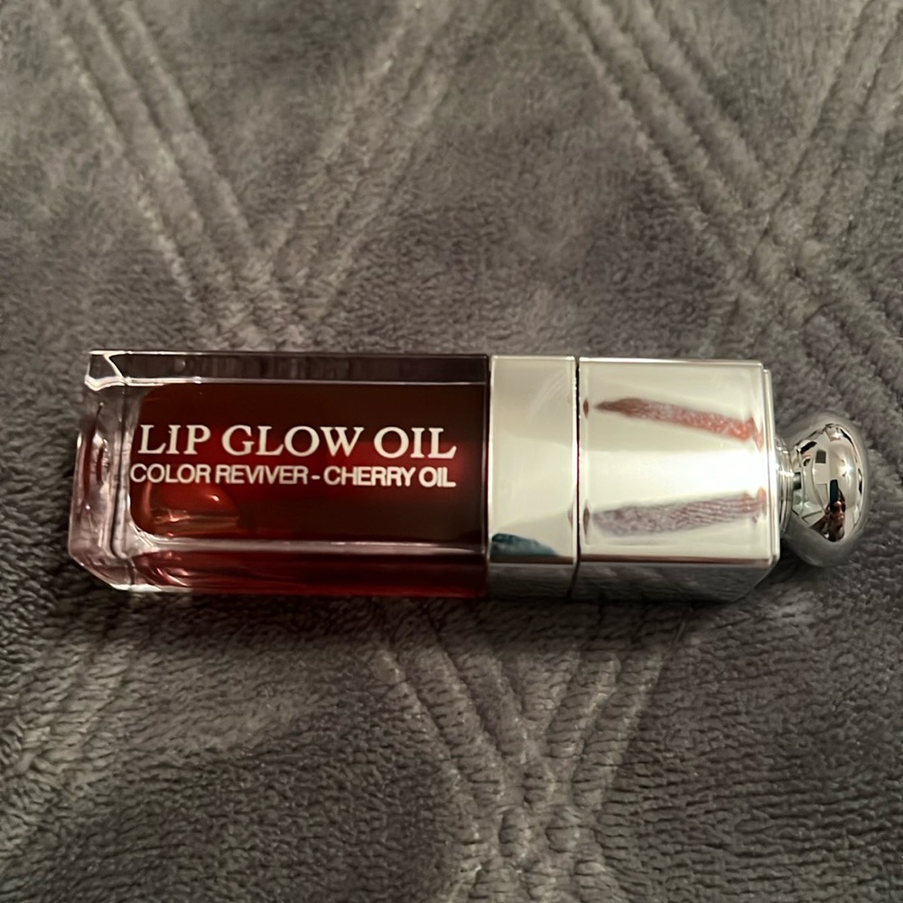Dior Cherry Lip Oil - Picture 2 of 2